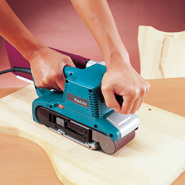 Makita 9903 3" x 21" Variable Speed Belt Sander - Image 2