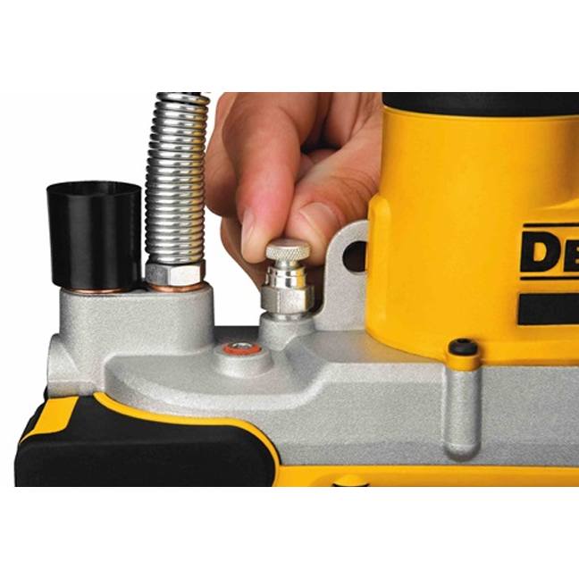DeWALT DCGG571M1 20V Grease Gun 4