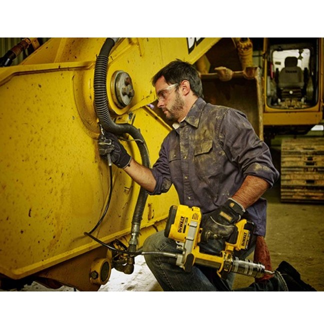 DeWALT DCGG571M1 20V Grease Gun In Use 4