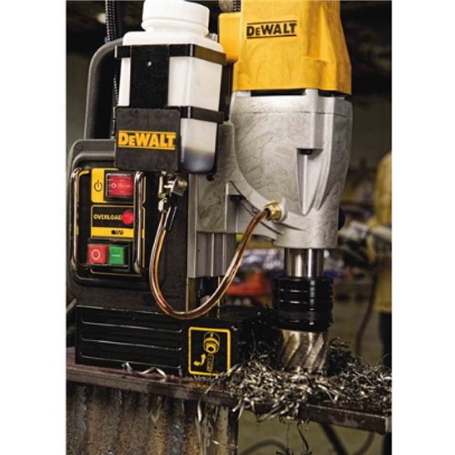 DeWalt DWE1622K 2-Speed Magnetic Drill Press In Use 2
