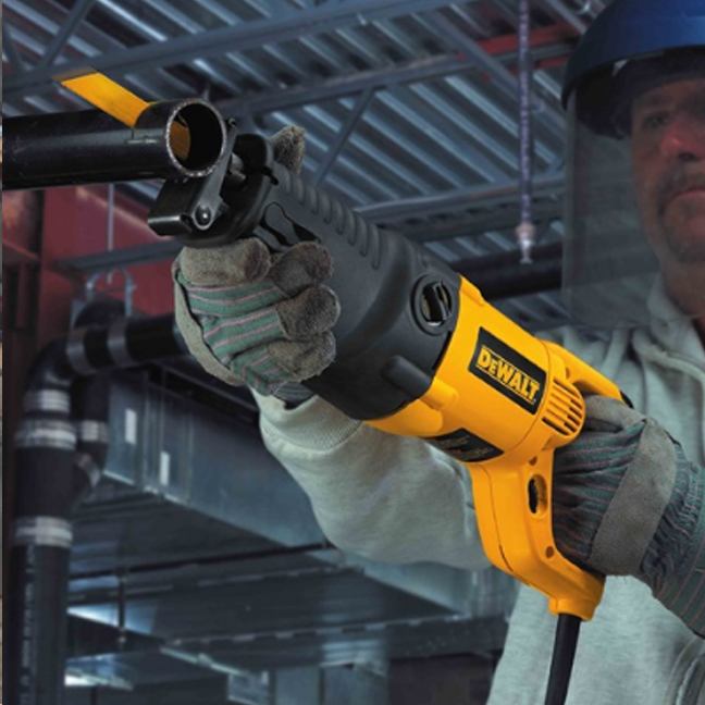 DeWalt DW311K 13 Amp Reciprocating Saw Kit 5