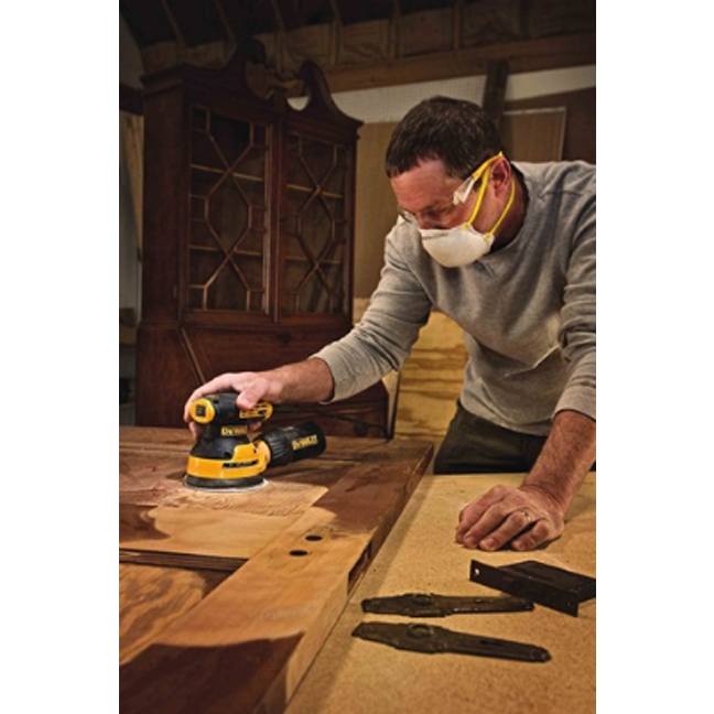 DeWalt DWE6423K Variable Speed Random Orbit Sander 3