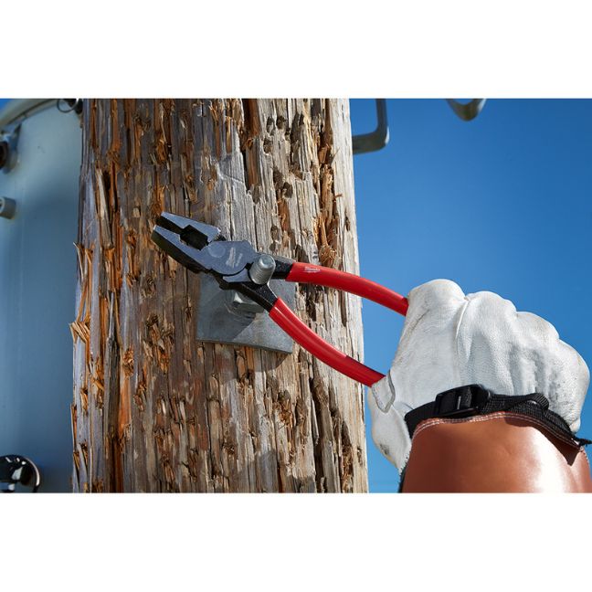 Milwaukee 48-22-6503 9" High-Leverage Lineman's Pliers with Thread Cleaner - Image 3
