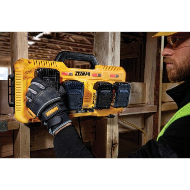 DeWalt DCB104 FLEXVOLT® 20V/60V MAX* Multiport Simultaneous Fast Charger