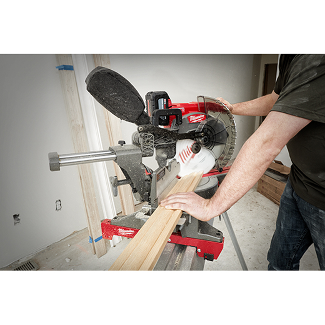 Milwaukee 2739-21HD M18 FUEL 12" Dual Bevel Sliding Compound Miter Saw Kit with ONE-KEY - Image 5
