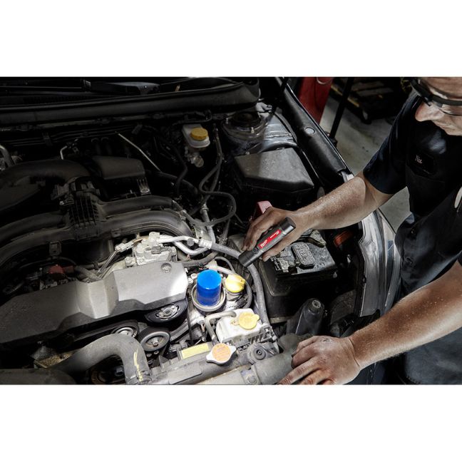 Milwaukee 2160-21 USB Rechargeable 800L Compact Flashlight - Image 3