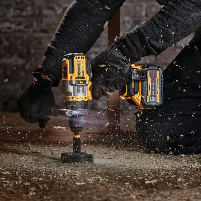 DeWalt DCK2100P2 20V MAX Brushless 2-Tool Combo Kit - Image 4