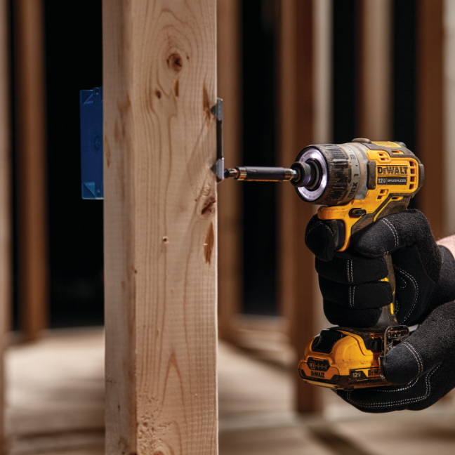 DeWalt DCF601F2 12V MAX XTREME Screwdriver Kit - Image 3