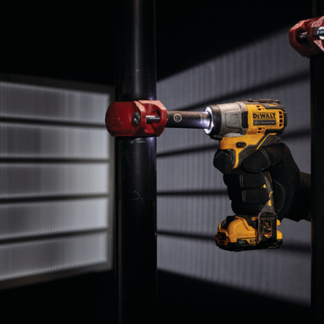 DeWalt DCF902F2 12V MAX XTREME 3/8” Impact Wrench Kit - Image 2