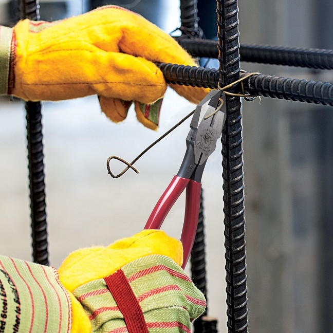 Klein D201-7CSTA 9" Ironworker's Pliers, Aggressive Knurl - Image 3