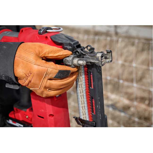 Milwaukee 2843-22 M18 FUEL Utility Fencing Stapler Kit - Image 3