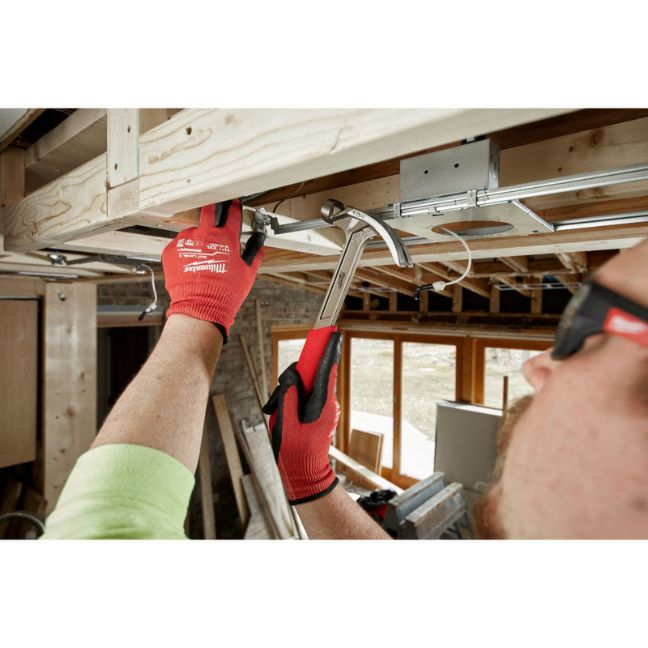 Milwaukee 48-22-9018 16oz Smooth Face Hybrid Claw Hammer - Image 4