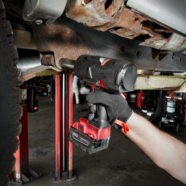 Milwaukee 2767-22R M18 FUEL High Torque 1/2" Impact Wrench with Friction Ring Kit