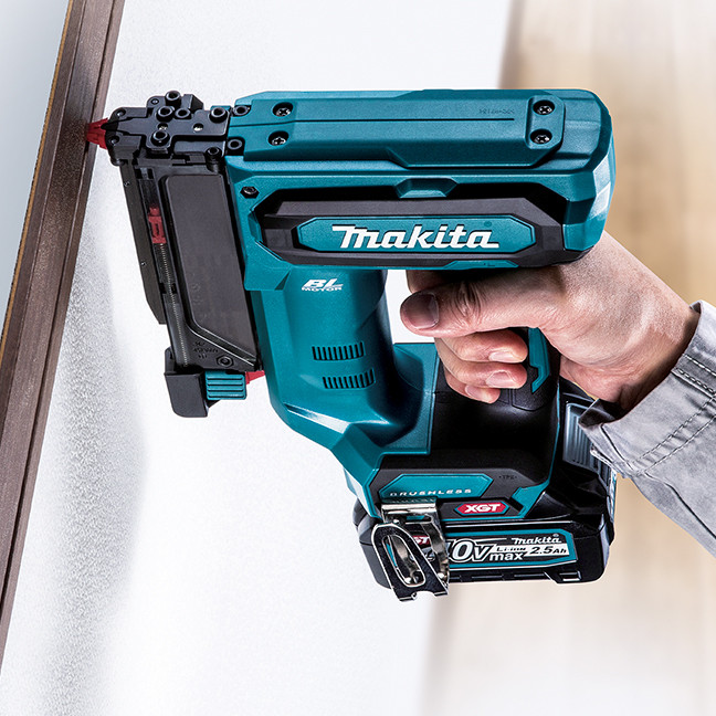 Makita PT001GZ 40V max XGT Brushless Cordless 23 ga Pin Nailer with XPT -Tool Only