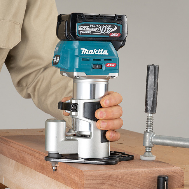 Makita RT001GD101 40V max XGT Brushless Cordless Compact Router with AWS and XPT Kit