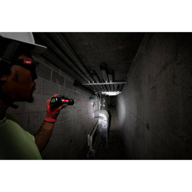 Milwaukee 2162-21 REDLITHIUM USB Rechargeable 2000L Slide Focus Flashlight