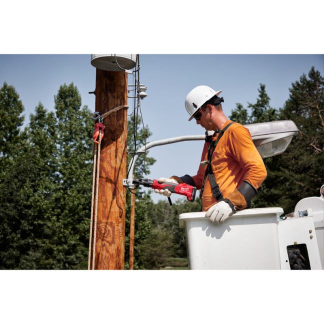 Milwaukee 2979-22 M18 FORCE LOGIC 6T Latched Linear Utility Crimper Kit - Image 3